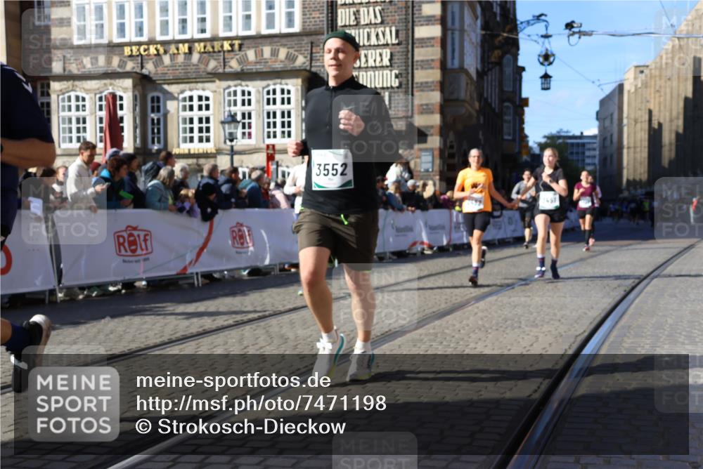 06.10.2024 - 19. swb-Marathon Bremen Strokosch-Dieckow http://msf.ph/oto/7471198 06.10.2024 13:58:08 Ziel 242, 472, 1414, 2451, 2452, 2897, 3489, 3552, 3840, 4011, 4896, 5758, 5934, 5949, 6447 meine-sportfotos.de