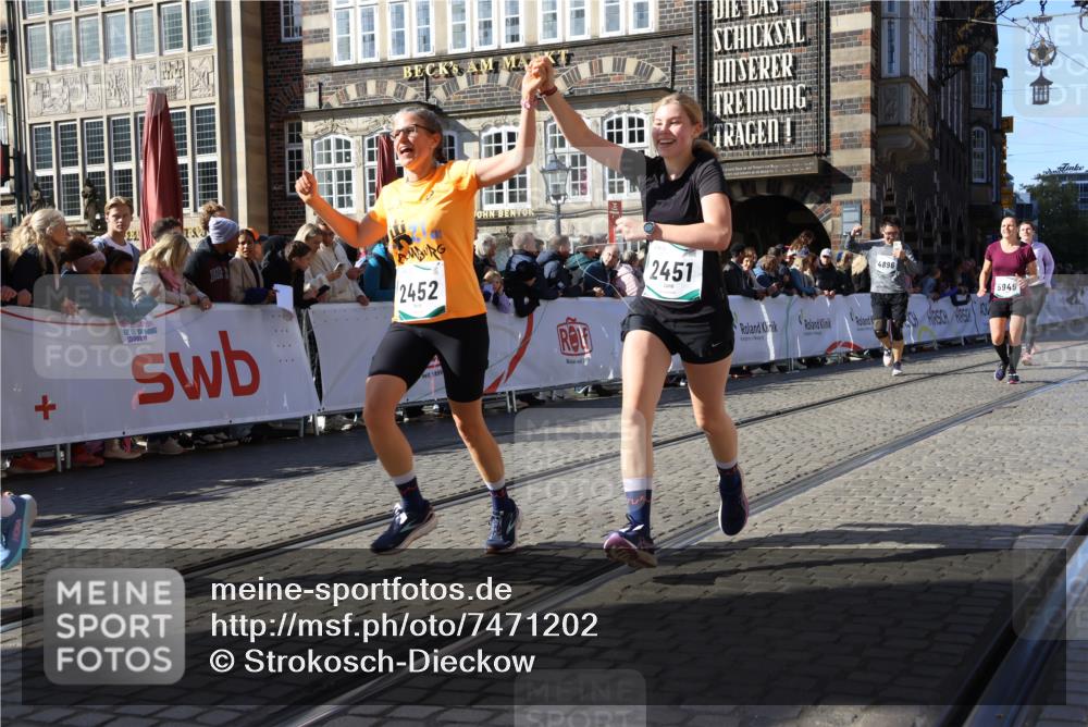 06.10.2024 - 19. swb-Marathon Bremen Strokosch-Dieckow http://msf.ph/oto/7471202 06.10.2024 13:58:11 Ziel 472, 1414, 2451, 2452, 3489, 3552, 4011, 4896, 5758, 5934, 5949, 6447, 6749 meine-sportfotos.de
