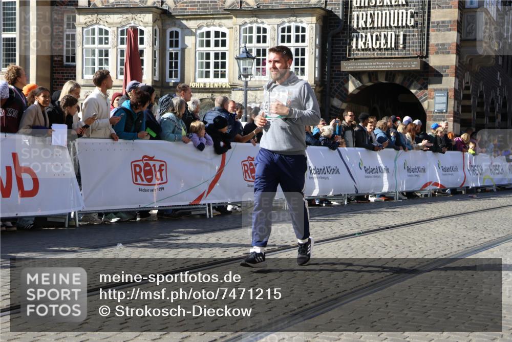 06.10.2024 - 19. swb-Marathon Bremen Strokosch-Dieckow http://msf.ph/oto/7471215 06.10.2024 13:58:23 Ziel 351, 472, 1414, 1629, 2374, 2440, 3489, 3634, 4840, 5637, 5758, 6749 meine-sportfotos.de