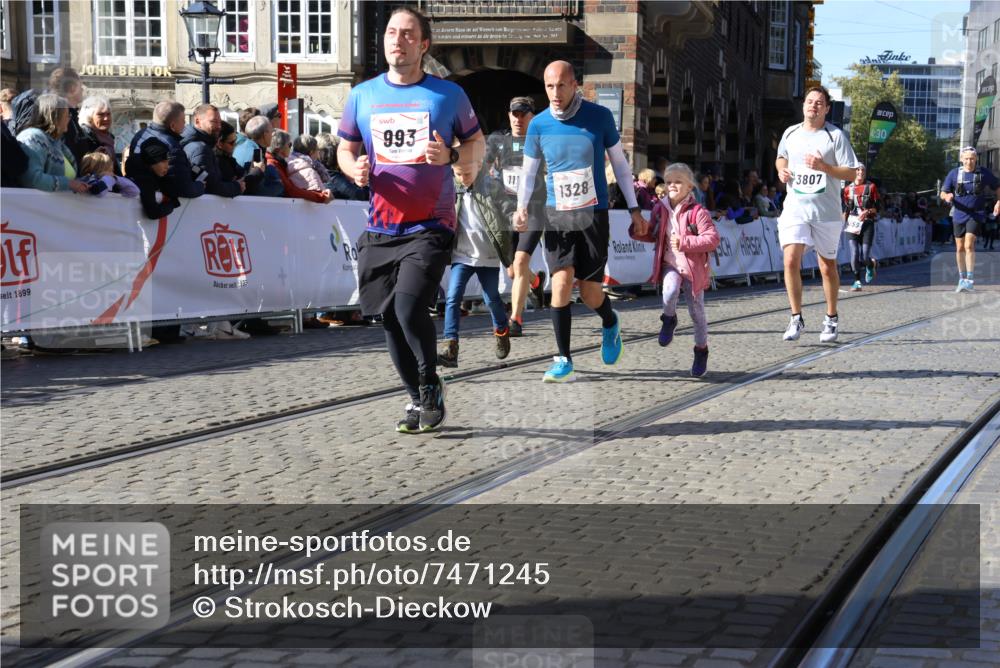 06.10.2024 - 19. swb-Marathon Bremen Strokosch-Dieckow http://msf.ph/oto/7471245 06.10.2024 13:58:46 Ziel 305, 993, 1115, 1328, 1394, 1559, 1595, 2038, 3807 meine-sportfotos.de