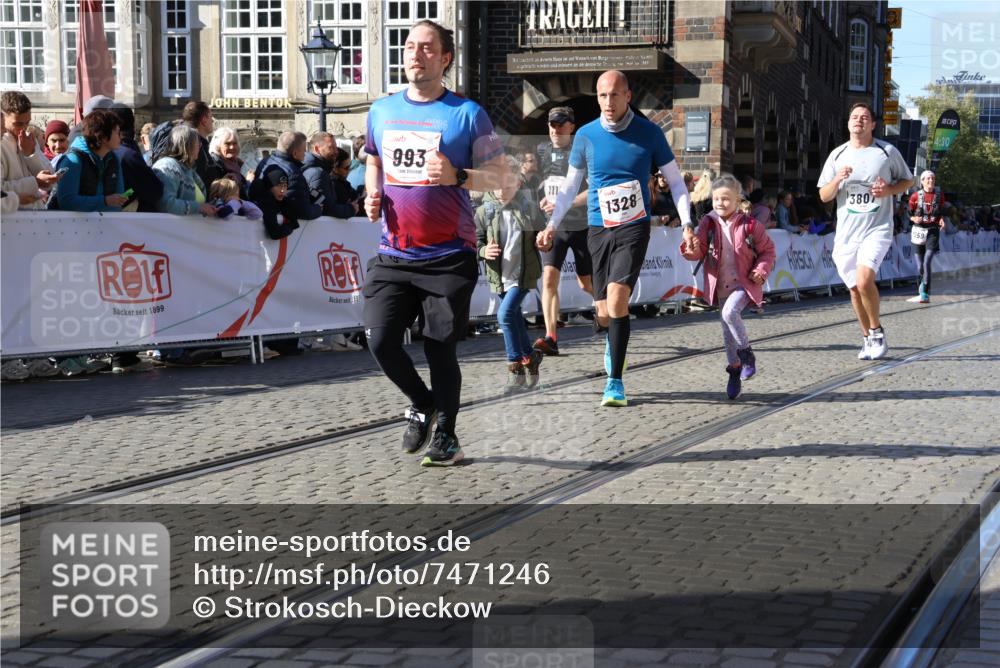 06.10.2024 - 19. swb-Marathon Bremen Strokosch-Dieckow http://msf.ph/oto/7471246 06.10.2024 13:58:47 Ziel 305, 993, 1115, 1328, 1394, 1559, 1595, 2038, 3807 meine-sportfotos.de