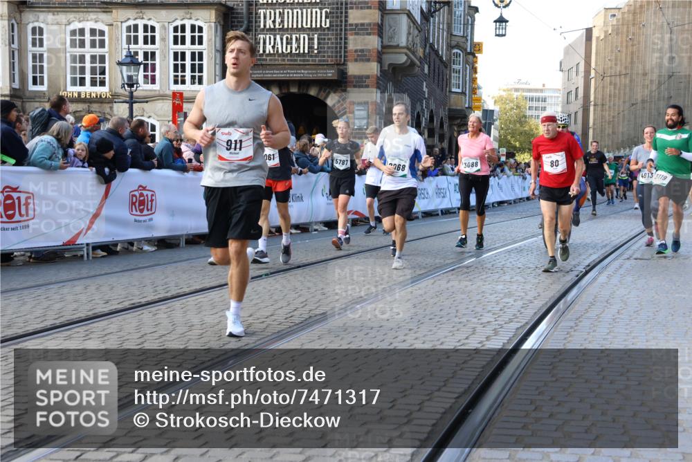 06.10.2024 - 19. swb-Marathon Bremen Strokosch-Dieckow http://msf.ph/oto/7471317 06.10.2024 14:00:02 Ziel 80, 406, 691, 811, 911, 978, 1061, 1282, 1386, 2068, 2998, 3088, 3119, 3992, 4616, 4913, 5064, 5309, 5310, 5787, 6790, 6821 meine-sportfotos.de