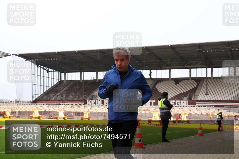 08.12.2024 - St. Pauli X-Mass-Run No. 14 Yannick Fuchs http://msf.ph/oto/7494571 08.12.2024 10:54:01 Ziel 88, 101, 648, 2181 meine-sportfotos.de