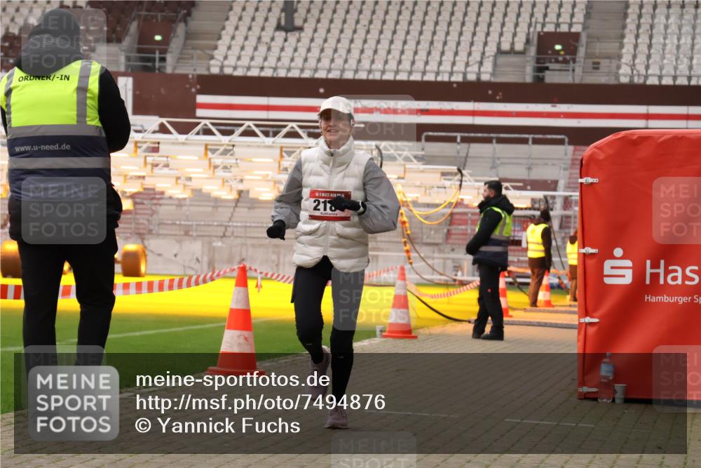 08.12.2024 - St. Pauli X-Mass-Run No. 14 Yannick Fuchs http://msf.ph/oto/7494876 08.12.2024 10:54:47 Ziel 875, 2184 meine-sportfotos.de