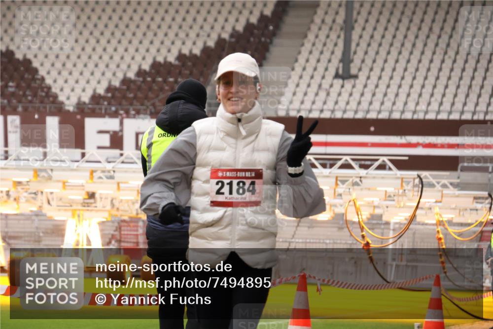 08.12.2024 - St. Pauli X-Mass-Run No. 14 Yannick Fuchs http://msf.ph/oto/7494895 08.12.2024 10:54:48 Ziel 875, 2184 meine-sportfotos.de