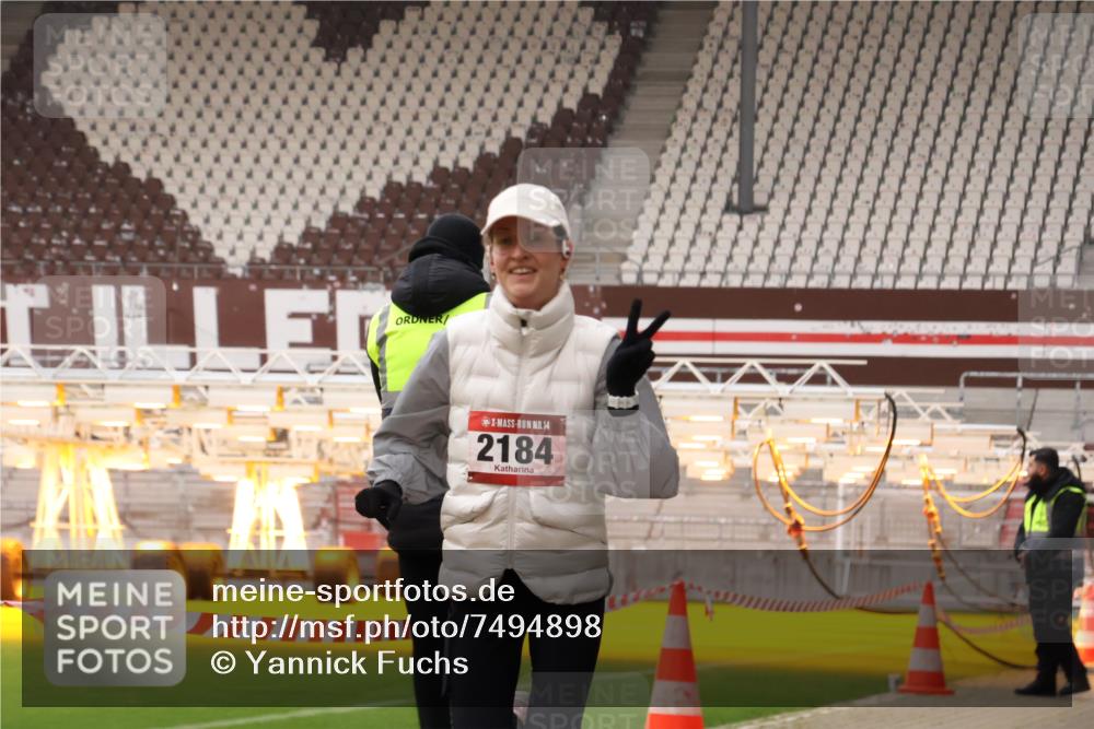 08.12.2024 - St. Pauli X-Mass-Run No. 14 Yannick Fuchs http://msf.ph/oto/7494898 08.12.2024 10:54:48 Ziel 875, 2184 meine-sportfotos.de