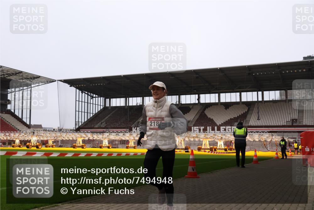 08.12.2024 - St. Pauli X-Mass-Run No. 14 Yannick Fuchs http://msf.ph/oto/7494948 08.12.2024 10:54:50 Ziel 875, 2184 meine-sportfotos.de