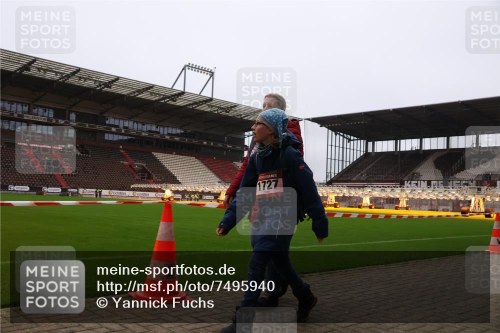 08.12.2024 - St. Pauli X-Mass-Run No. 14 Yannick Fuchs http://msf.ph/oto/7495940 08.12.2024 10:56:37 Ziel 407, 1241, 1364, 1726, 1727, 1791 meine-sportfotos.de