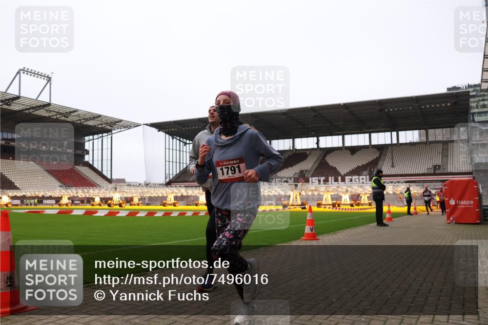 08.12.2024 - St. Pauli X-Mass-Run No. 14 Yannick Fuchs http://msf.ph/oto/7496016 08.12.2024 10:56:48 Ziel 407, 1241, 1364, 1726, 1727, 1791 meine-sportfotos.de