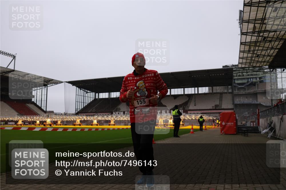 08.12.2024 - St. Pauli X-Mass-Run No. 14 Yannick Fuchs http://msf.ph/oto/7496143 08.12.2024 10:56:58 Ziel 155, 852, 1241 meine-sportfotos.de