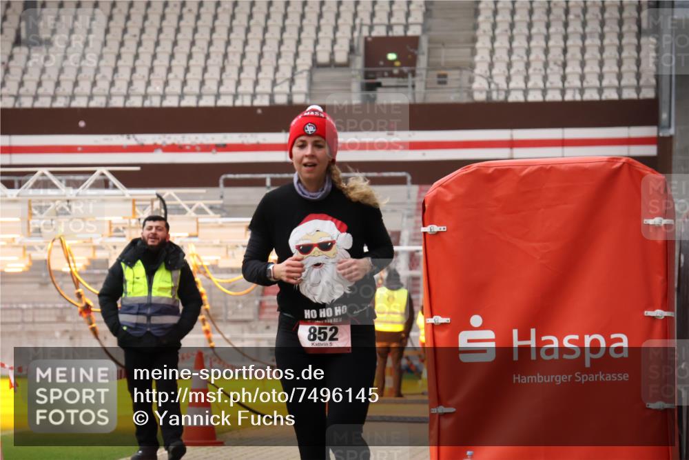 08.12.2024 - St. Pauli X-Mass-Run No. 14 Yannick Fuchs http://msf.ph/oto/7496145 08.12.2024 10:57:09 Ziel 155, 852 meine-sportfotos.de