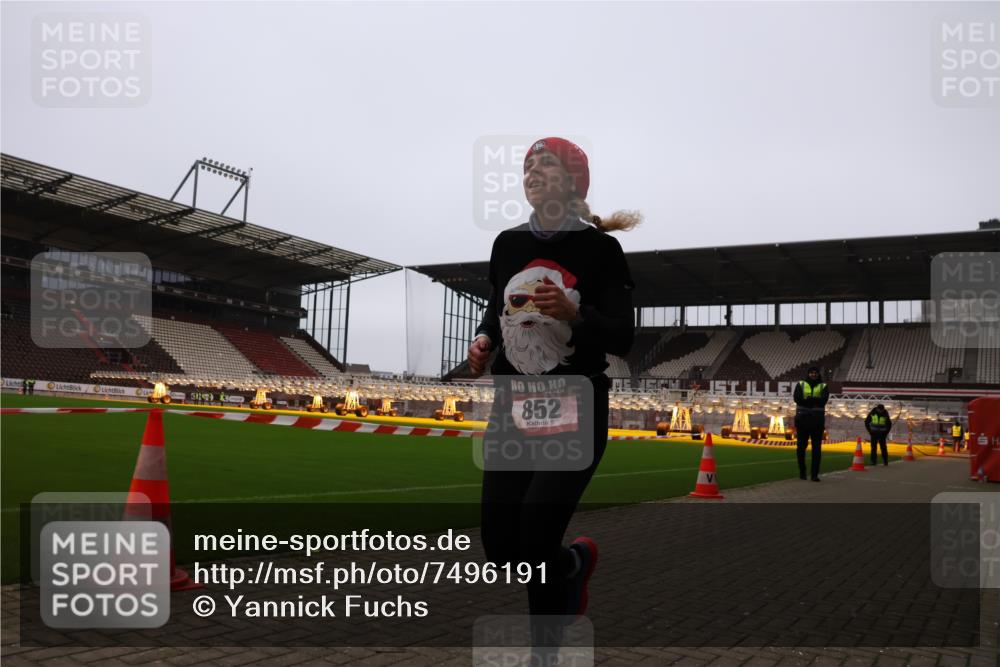 08.12.2024 - St. Pauli X-Mass-Run No. 14 Yannick Fuchs http://msf.ph/oto/7496191 08.12.2024 10:57:13 Ziel 155, 852 meine-sportfotos.de