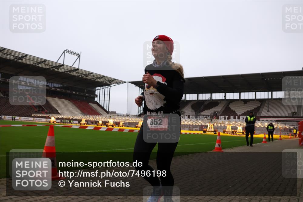 08.12.2024 - St. Pauli X-Mass-Run No. 14 Yannick Fuchs http://msf.ph/oto/7496198 08.12.2024 10:57:14 Ziel 155, 852 meine-sportfotos.de