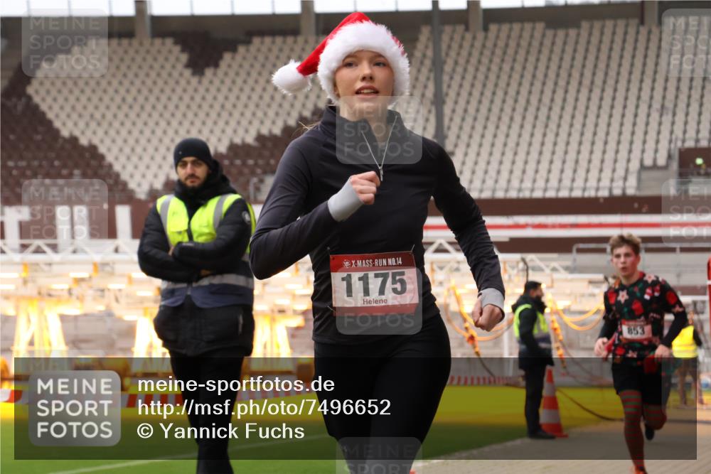 08.12.2024 - St. Pauli X-Mass-Run No. 14 Yannick Fuchs http://msf.ph/oto/7496652 08.12.2024 10:58:26 Ziel 853, 1175, 1236, 2139 meine-sportfotos.de