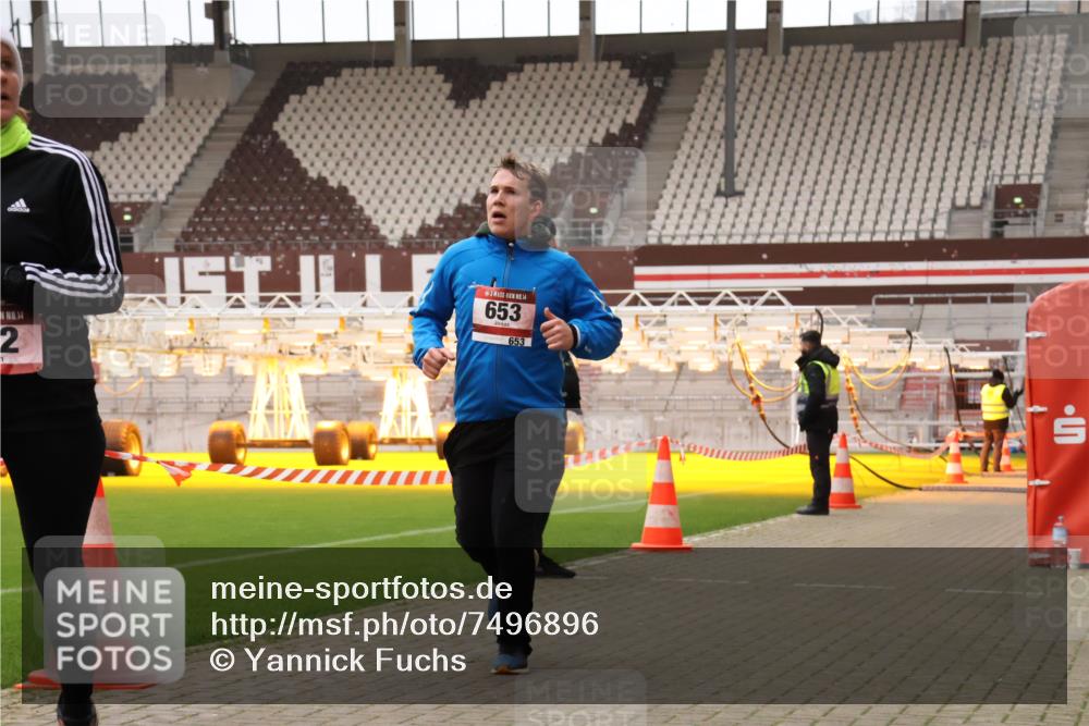 08.12.2024 - St. Pauli X-Mass-Run No. 14 Yannick Fuchs http://msf.ph/oto/7496896 08.12.2024 10:58:44 Ziel 250, 262, 332, 653, 941 meine-sportfotos.de