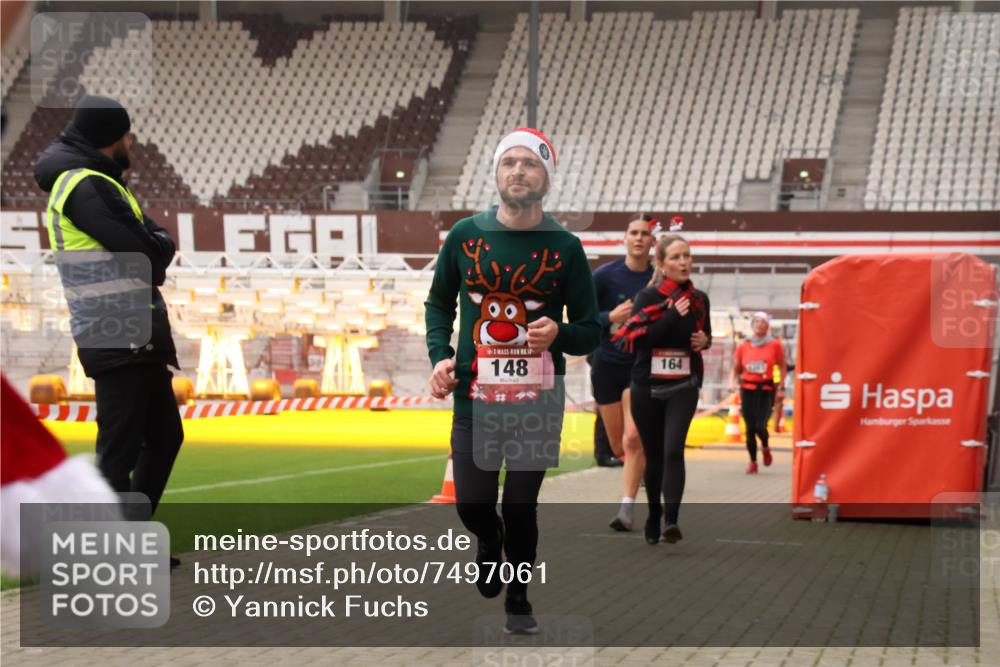 08.12.2024 - St. Pauli X-Mass-Run No. 14 Yannick Fuchs http://msf.ph/oto/7497061 08.12.2024 10:59:00 Ziel 148, 164, 211, 250, 878, 941, 1361, 1800 meine-sportfotos.de