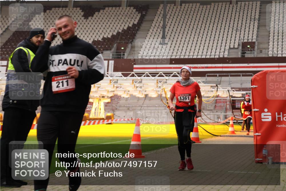 08.12.2024 - St. Pauli X-Mass-Run No. 14 Yannick Fuchs http://msf.ph/oto/7497157 08.12.2024 10:59:04 Ziel 148, 164, 211, 250, 878, 941, 1361, 1800 meine-sportfotos.de