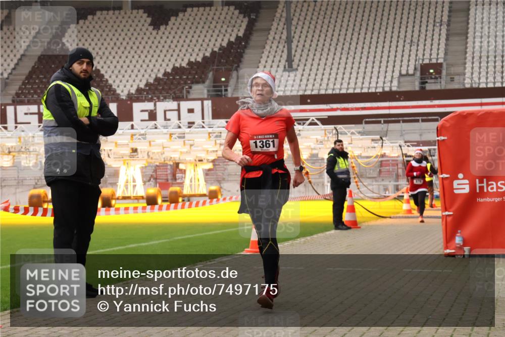 08.12.2024 - St. Pauli X-Mass-Run No. 14 Yannick Fuchs http://msf.ph/oto/7497175 08.12.2024 10:59:05 Ziel 148, 164, 211, 250, 878, 941, 1361, 1800 meine-sportfotos.de