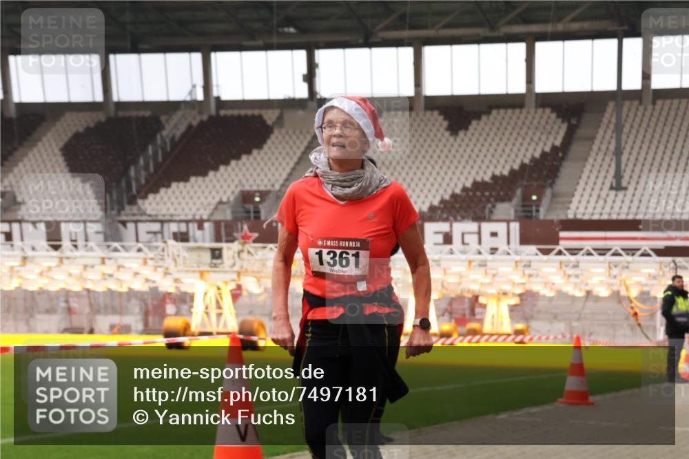 08.12.2024 - St. Pauli X-Mass-Run No. 14 Yannick Fuchs http://msf.ph/oto/7497181 08.12.2024 10:59:07 Ziel 148, 164, 211, 250, 878, 941, 1361, 1800 meine-sportfotos.de