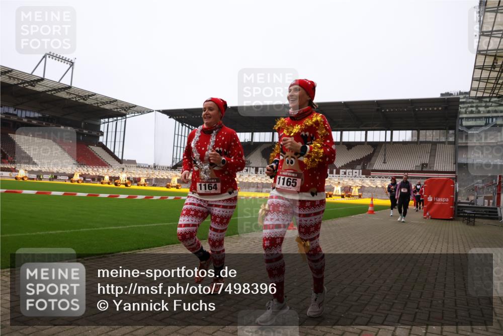 08.12.2024 - St. Pauli X-Mass-Run No. 14 Yannick Fuchs http://msf.ph/oto/7498396 08.12.2024 11:00:39 Ziel 149, 710, 884, 893, 1093, 1164, 1165, 1296, 1738, 1739, 1962, 1964, 2454 meine-sportfotos.de