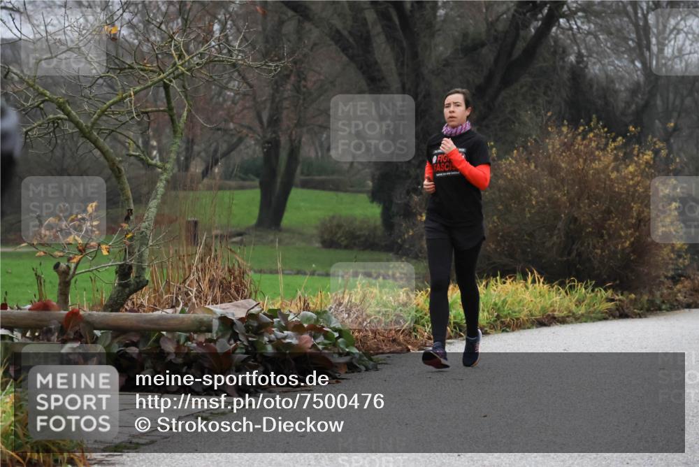 08.12.2024 - St. Pauli X-Mass-Run No. 14 Strokosch-Dieckow http://msf.ph/oto/7500476 08.12.2024 09:38:46 Laufen  meine-sportfotos.de