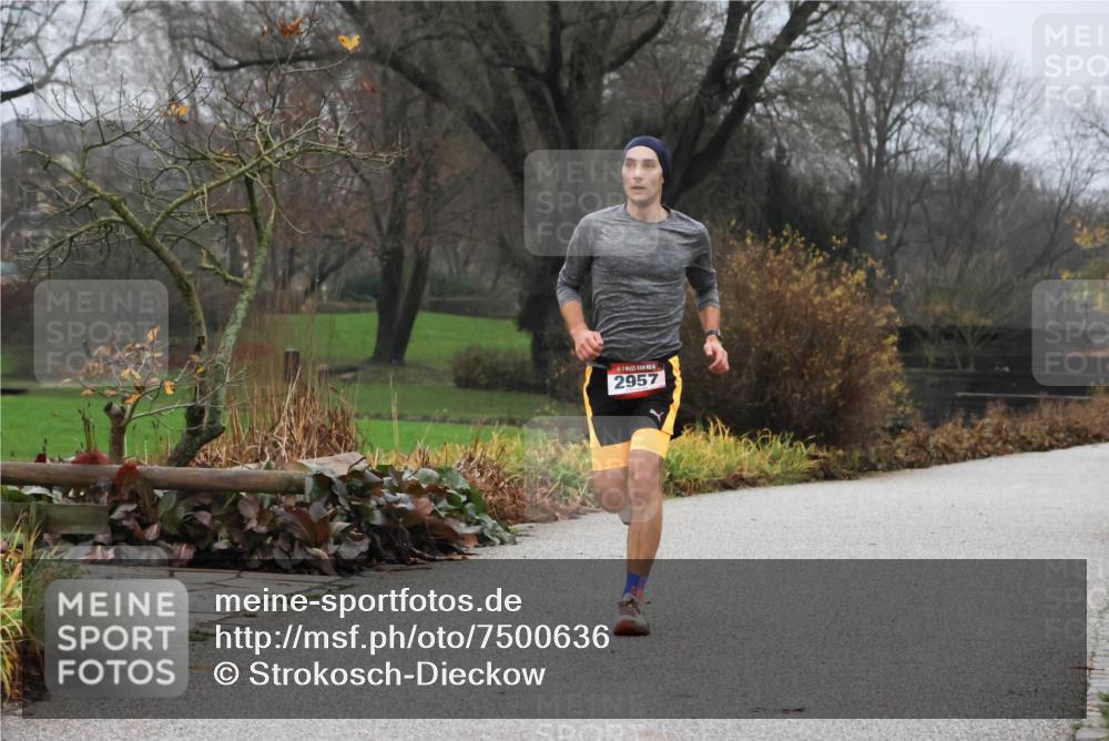 08.12.2024 - St. Pauli X-Mass-Run No. 14 Strokosch-Dieckow http://msf.ph/oto/7500636 08.12.2024 09:43:59 Laufen 2957 meine-sportfotos.de