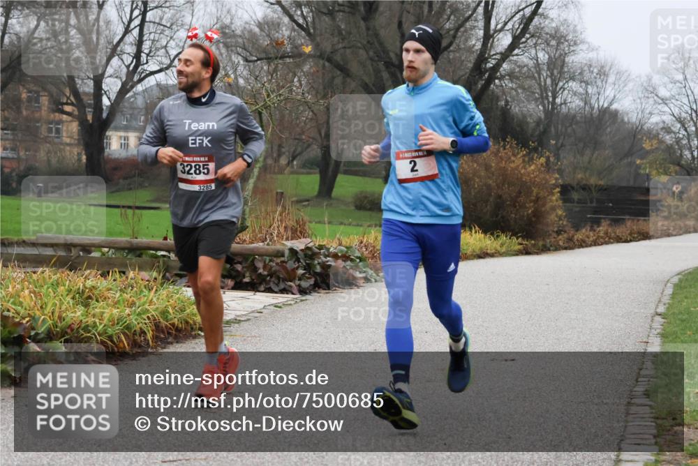 08.12.2024 - St. Pauli X-Mass-Run No. 14 Strokosch-Dieckow http://msf.ph/oto/7500685 08.12.2024 09:44:11 Laufen 14, 3285, 3285, 2 meine-sportfotos.de