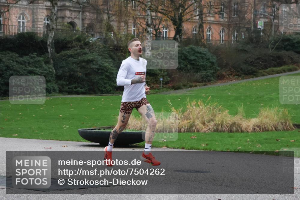 08.12.2024 - St. Pauli X-Mass-Run No. 14 Strokosch-Dieckow http://msf.ph/oto/7504262 08.12.2024 09:36:09 Laufen  meine-sportfotos.de