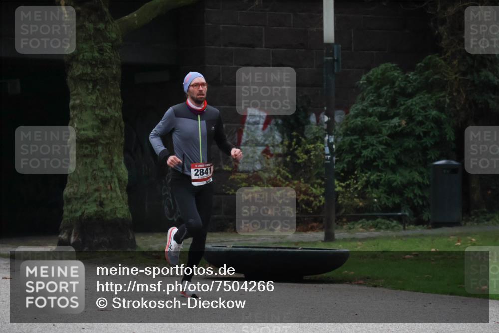 08.12.2024 - St. Pauli X-Mass-Run No. 14 Strokosch-Dieckow http://msf.ph/oto/7504266 08.12.2024 09:36:17 Laufen 2841 meine-sportfotos.de