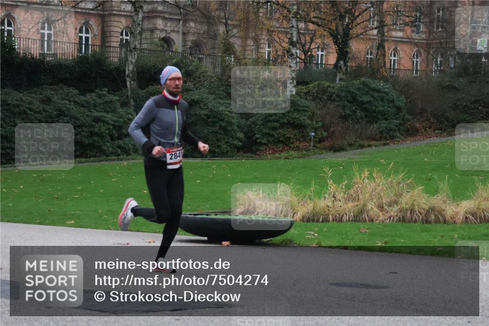 08.12.2024 - St. Pauli X-Mass-Run No. 14 Strokosch-Dieckow http://msf.ph/oto/7504274 08.12.2024 09:36:20 Laufen 2841 meine-sportfotos.de