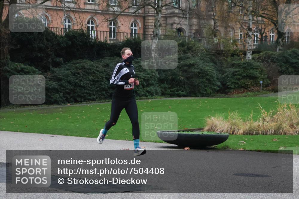 08.12.2024 - St. Pauli X-Mass-Run No. 14 Strokosch-Dieckow http://msf.ph/oto/7504408 08.12.2024 09:36:59 Laufen 2763 meine-sportfotos.de