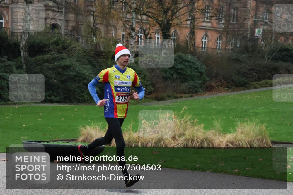 08.12.2024 - St. Pauli X-Mass-Run No. 14 Strokosch-Dieckow http://msf.ph/oto/7504503 08.12.2024 09:37:20 Laufen 2757 meine-sportfotos.de