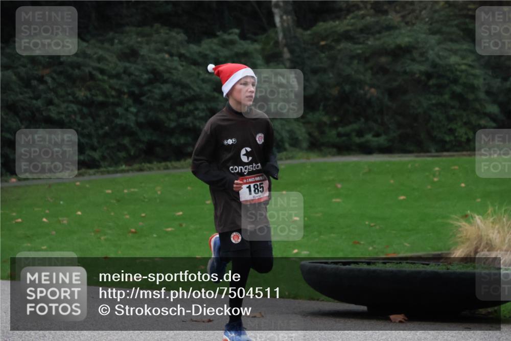 08.12.2024 - St. Pauli X-Mass-Run No. 14 Strokosch-Dieckow http://msf.ph/oto/7504511 08.12.2024 09:37:21 Laufen 185 meine-sportfotos.de