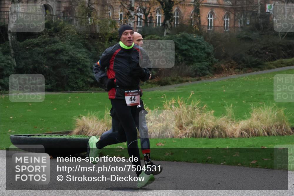 08.12.2024 - St. Pauli X-Mass-Run No. 14 Strokosch-Dieckow http://msf.ph/oto/7504531 08.12.2024 09:37:23 Laufen 44 meine-sportfotos.de