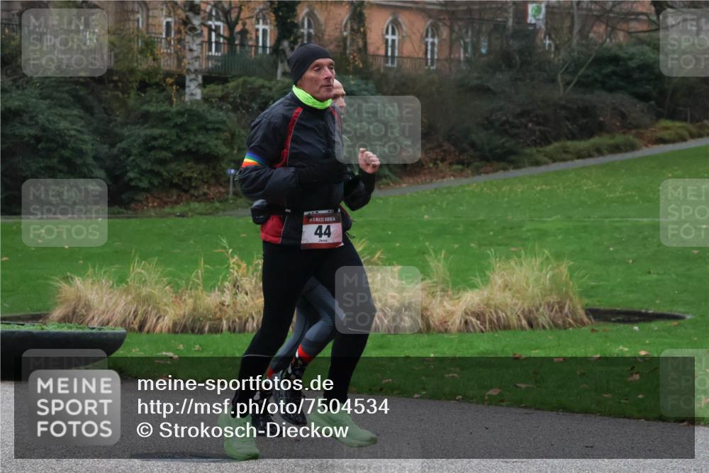 08.12.2024 - St. Pauli X-Mass-Run No. 14 Strokosch-Dieckow http://msf.ph/oto/7504534 08.12.2024 09:37:24 Laufen 44 meine-sportfotos.de