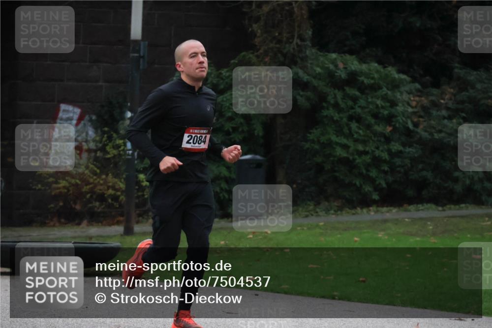 08.12.2024 - St. Pauli X-Mass-Run No. 14 Strokosch-Dieckow http://msf.ph/oto/7504537 08.12.2024 09:37:25 Laufen 2084 meine-sportfotos.de