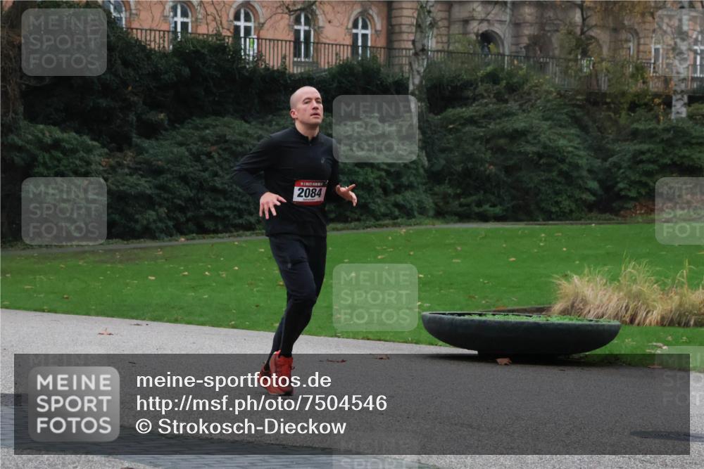 08.12.2024 - St. Pauli X-Mass-Run No. 14 Strokosch-Dieckow http://msf.ph/oto/7504546 08.12.2024 09:37:27 Laufen 2084 meine-sportfotos.de
