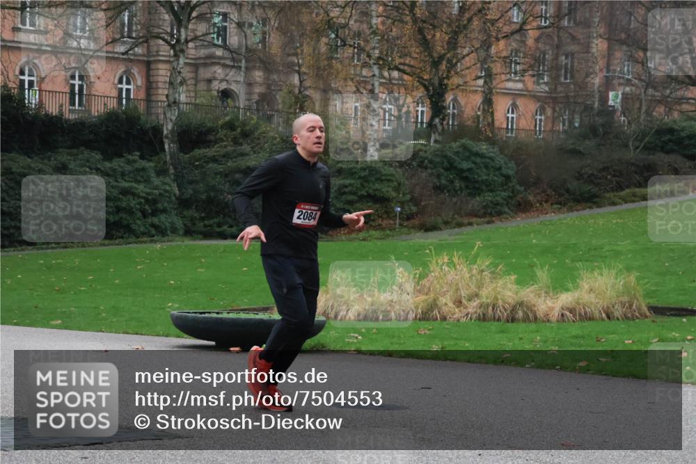 08.12.2024 - St. Pauli X-Mass-Run No. 14 Strokosch-Dieckow http://msf.ph/oto/7504553 08.12.2024 09:37:27 Laufen 2084 meine-sportfotos.de