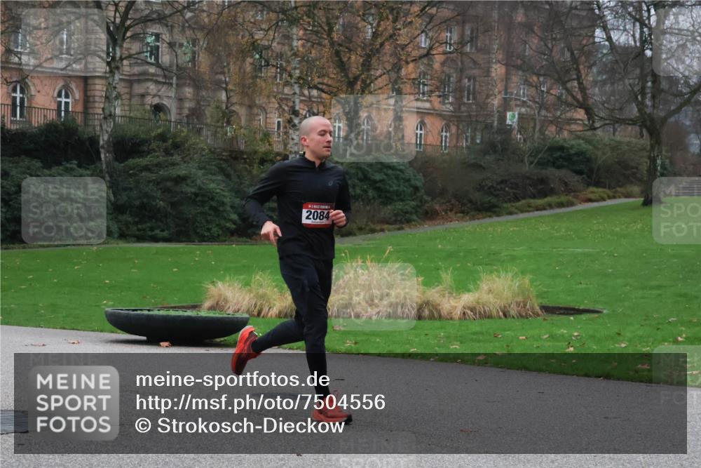 08.12.2024 - St. Pauli X-Mass-Run No. 14 Strokosch-Dieckow http://msf.ph/oto/7504556 08.12.2024 09:37:28 Laufen 2084 meine-sportfotos.de