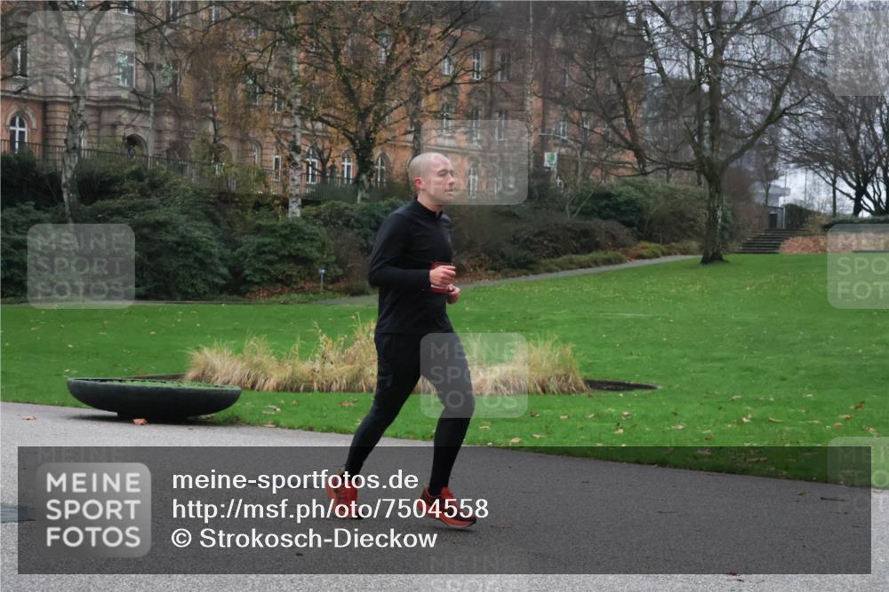 08.12.2024 - St. Pauli X-Mass-Run No. 14 Strokosch-Dieckow http://msf.ph/oto/7504558 08.12.2024 09:37:28 Laufen  meine-sportfotos.de