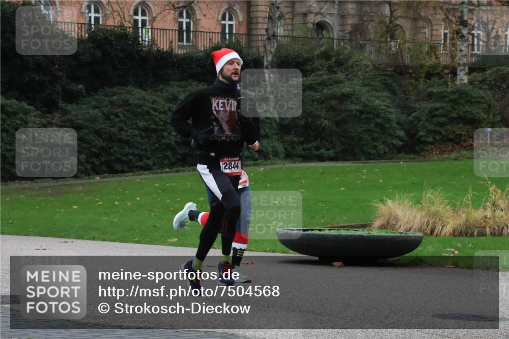 08.12.2024 - St. Pauli X-Mass-Run No. 14 Strokosch-Dieckow http://msf.ph/oto/7504568 08.12.2024 09:37:30 Laufen 2844, 1607 meine-sportfotos.de
