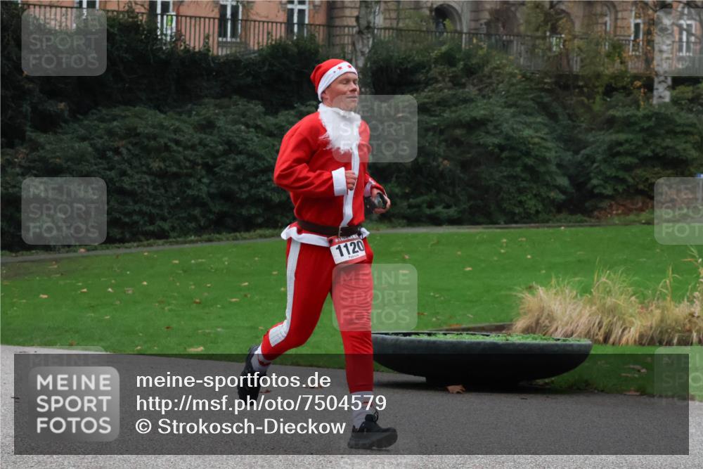 08.12.2024 - St. Pauli X-Mass-Run No. 14 Strokosch-Dieckow http://msf.ph/oto/7504579 08.12.2024 09:37:31 Laufen 1120 meine-sportfotos.de