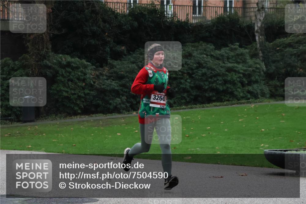 08.12.2024 - St. Pauli X-Mass-Run No. 14 Strokosch-Dieckow http://msf.ph/oto/7504590 08.12.2024 09:37:33 Laufen 3260, 3260 meine-sportfotos.de
