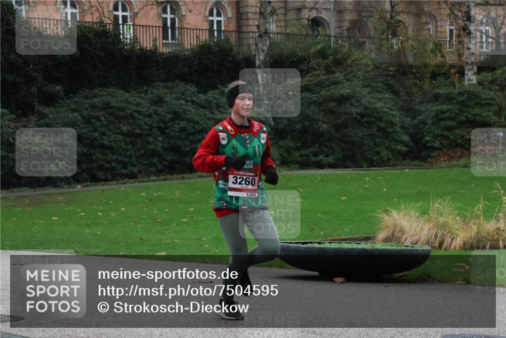 08.12.2024 - St. Pauli X-Mass-Run No. 14 Strokosch-Dieckow http://msf.ph/oto/7504595 08.12.2024 09:37:34 Laufen 3260, 3260 meine-sportfotos.de