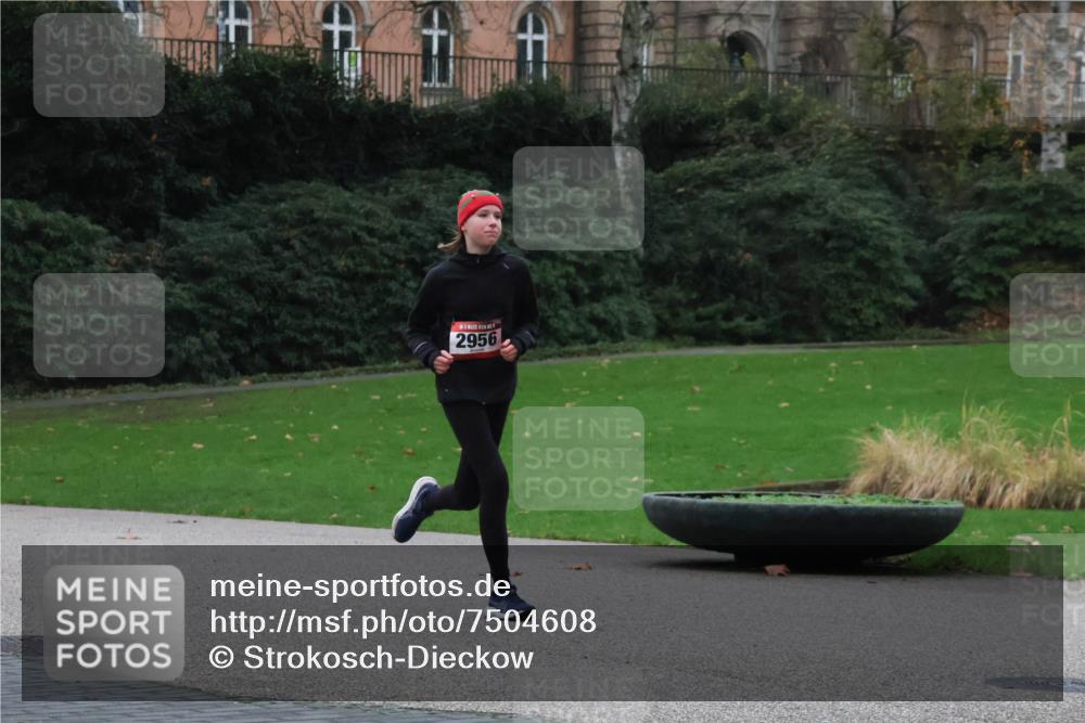 08.12.2024 - St. Pauli X-Mass-Run No. 14 Strokosch-Dieckow http://msf.ph/oto/7504608 08.12.2024 09:37:39 Laufen 2956 meine-sportfotos.de