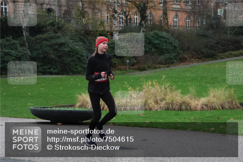 08.12.2024 - St. Pauli X-Mass-Run No. 14 Strokosch-Dieckow http://msf.ph/oto/7504615 08.12.2024 09:37:40 Laufen  meine-sportfotos.de