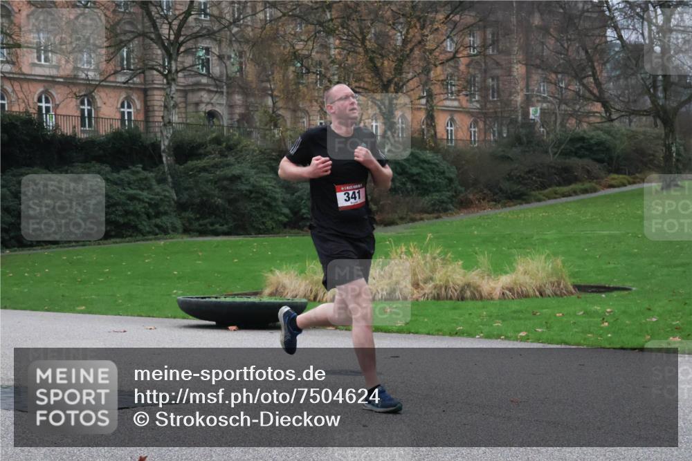 08.12.2024 - St. Pauli X-Mass-Run No. 14 Strokosch-Dieckow http://msf.ph/oto/7504624 08.12.2024 09:37:41 Laufen 341 meine-sportfotos.de
