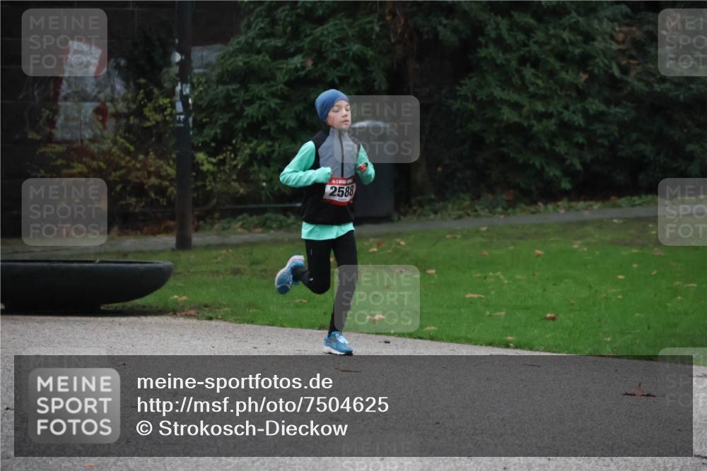 08.12.2024 - St. Pauli X-Mass-Run No. 14 Strokosch-Dieckow http://msf.ph/oto/7504625 08.12.2024 09:37:42 Laufen 2588 meine-sportfotos.de