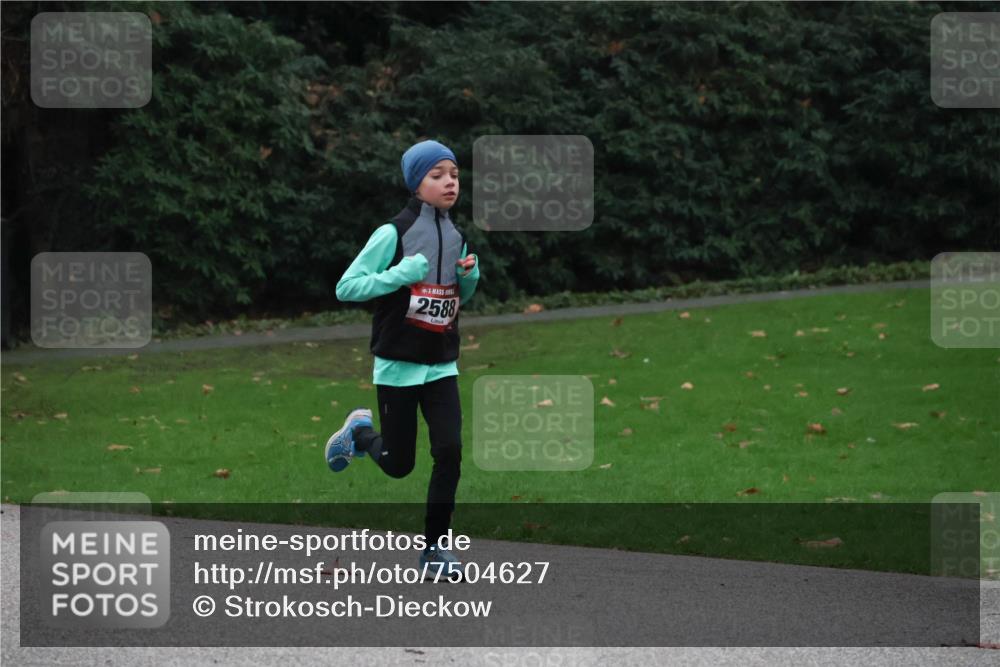 08.12.2024 - St. Pauli X-Mass-Run No. 14 Strokosch-Dieckow http://msf.ph/oto/7504627 08.12.2024 09:37:44 Laufen 2588 meine-sportfotos.de