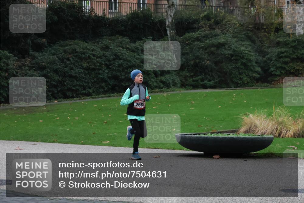 08.12.2024 - St. Pauli X-Mass-Run No. 14 Strokosch-Dieckow http://msf.ph/oto/7504631 08.12.2024 09:37:45 Laufen 2588 meine-sportfotos.de
